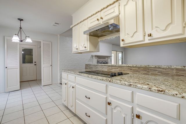 802 Shady Creek Drive, Cleburne, TX 76033