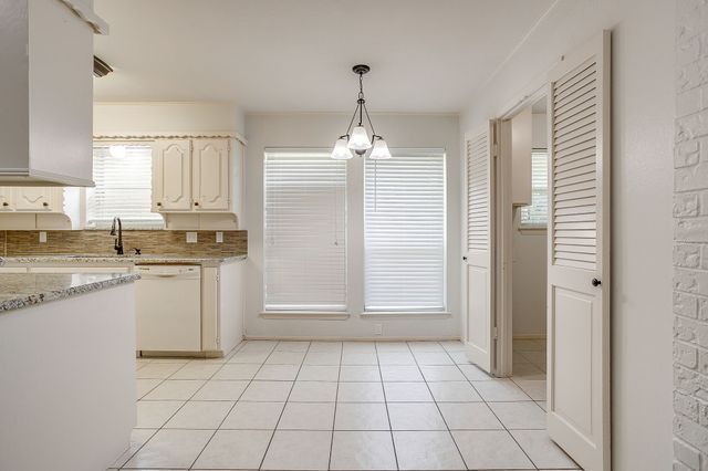 802 Shady Creek Drive, Cleburne, TX 76033