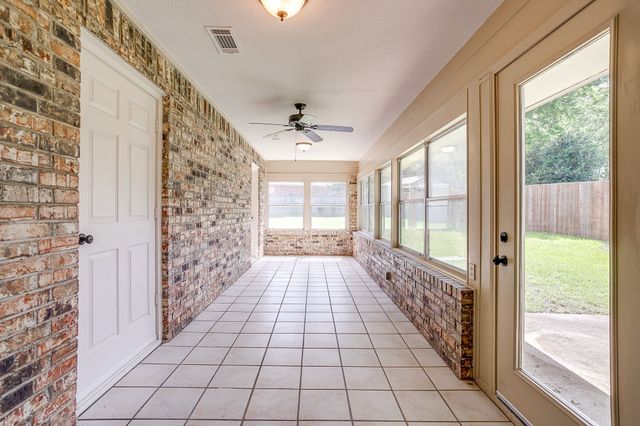 802 Shady Creek Drive, Cleburne, TX 76033