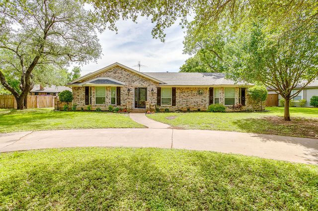 802 Shady Creek Drive, Cleburne, TX 76033