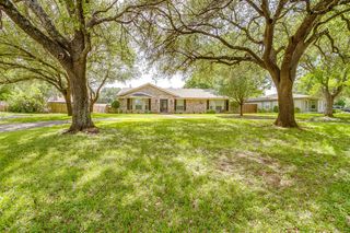 802 Shady Creek Drive, Cleburne, TX 76033
