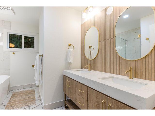 21912 Ne 68TH St, Vancouver, WA 98682