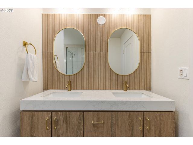 21912 Ne 68TH St, Vancouver, WA 98682