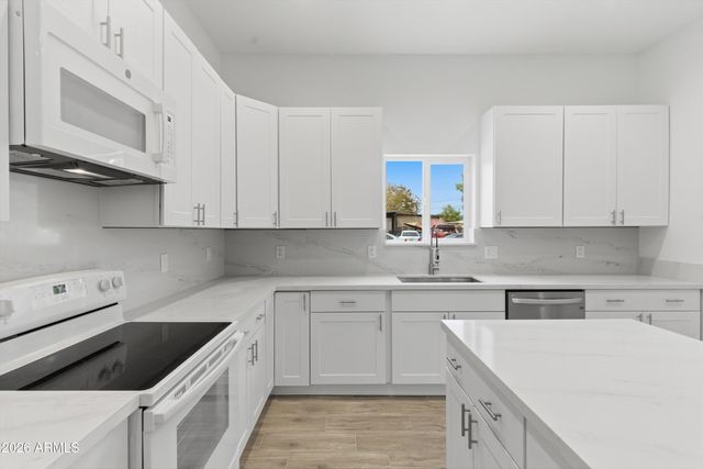 2709 E PHELPS Road, Phoenix, AZ 85032