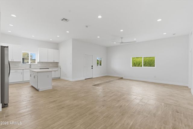 2709 E PHELPS Road, Phoenix, AZ 85032