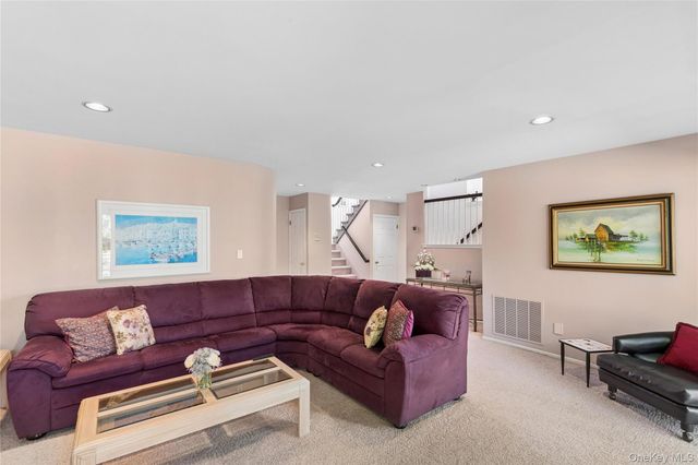 12 Stone Gate Court, Smithtown, NY 11787