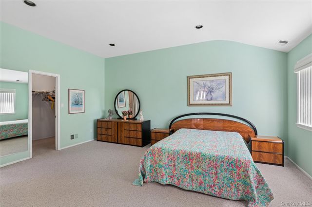 12 Stone Gate Court, Smithtown, NY 11787