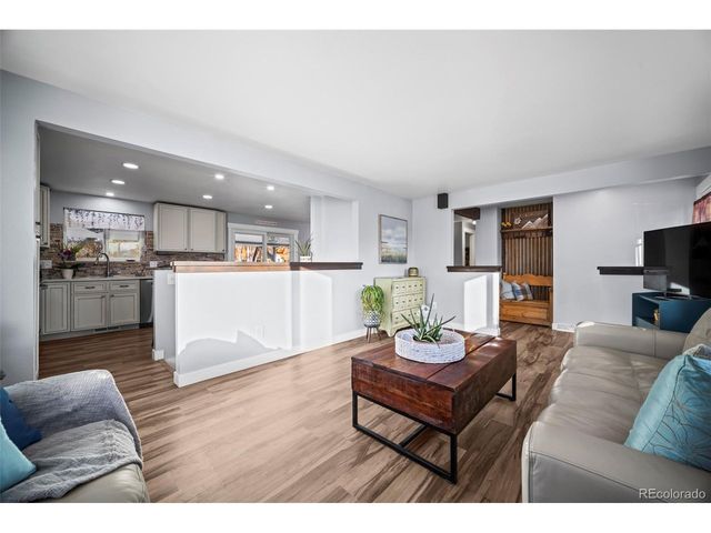 7097 Parfet St, Arvada, CO 80004