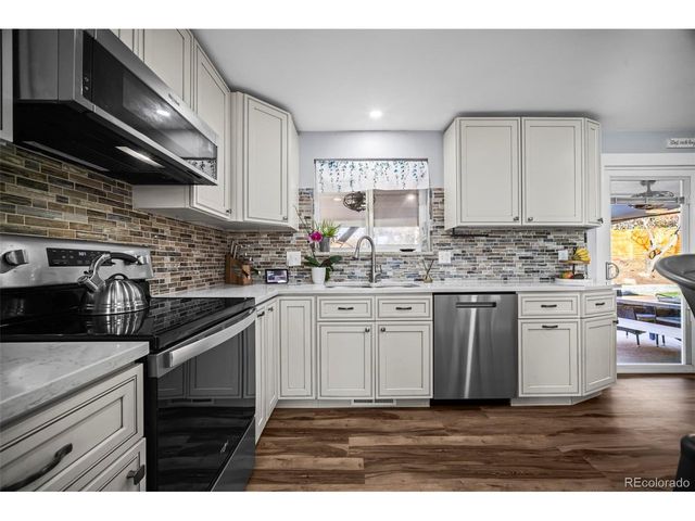 7097 Parfet St, Arvada, CO 80004