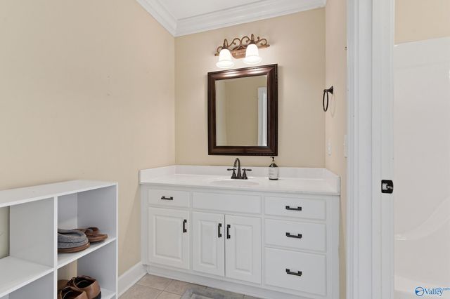 3000 Davenport Drive SE, Owens Cross Roads, AL 35763