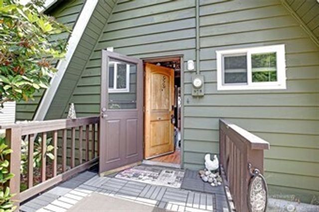 979 Cavalero Road, Camano Island, WA 98282