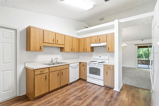 687 WINTERBERRY TRAIL, Deland, FL 32724