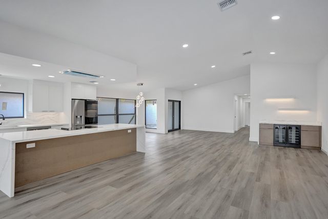 11049 Cloverleaf Circle, Boca Raton, FL 33428