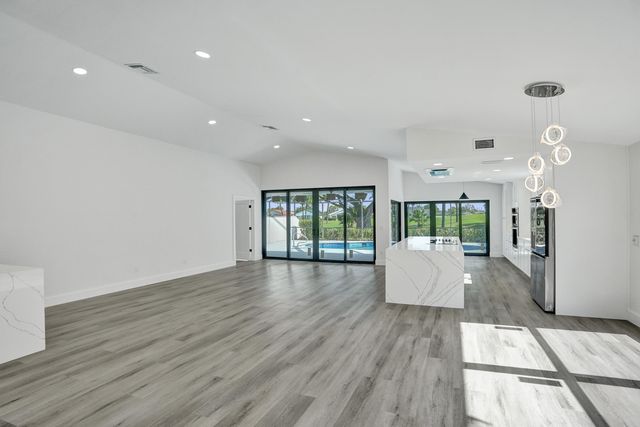 11049 Cloverleaf Circle, Boca Raton, FL 33428