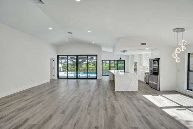11049 Cloverleaf Circle, Boca Raton, FL 33428