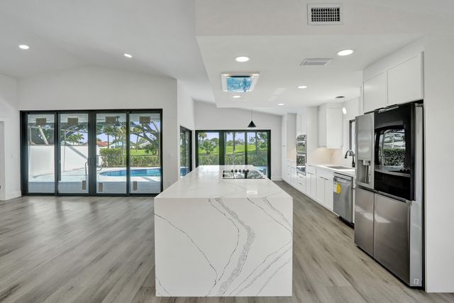 11049 Cloverleaf Circle, Boca Raton, FL 33428