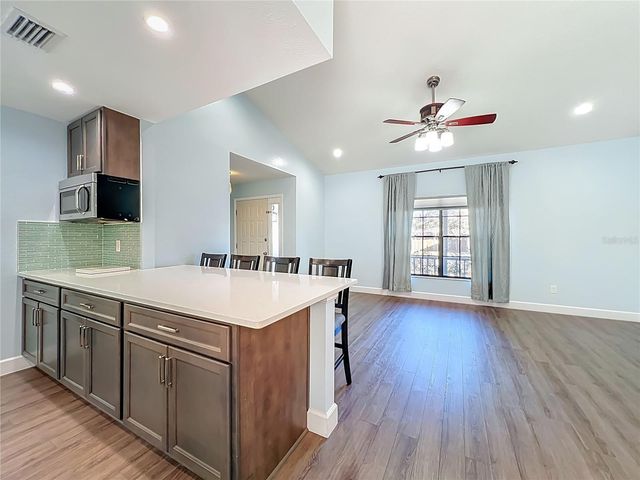 4637 CREEKVIEW LANE, Oviedo, FL 32765