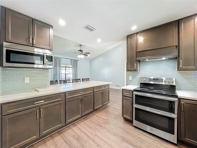 4637 CREEKVIEW LANE, Oviedo, FL 32765