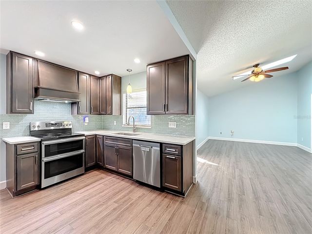 4637 CREEKVIEW LANE, Oviedo, FL 32765