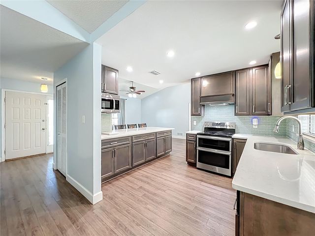 4637 CREEKVIEW LANE, Oviedo, FL 32765