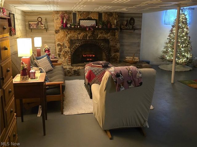 1576 Suzanne Circle, Belpre, OH 45714