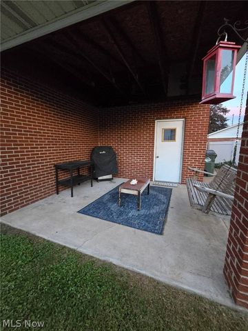 1576 Suzanne Circle, Belpre, OH 45714