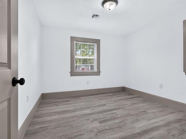 1520 E 51st Place N, Tulsa, OK 74126
