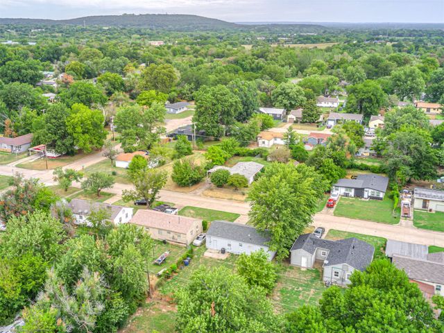 1520 E 51st Place N, Tulsa, OK 74126