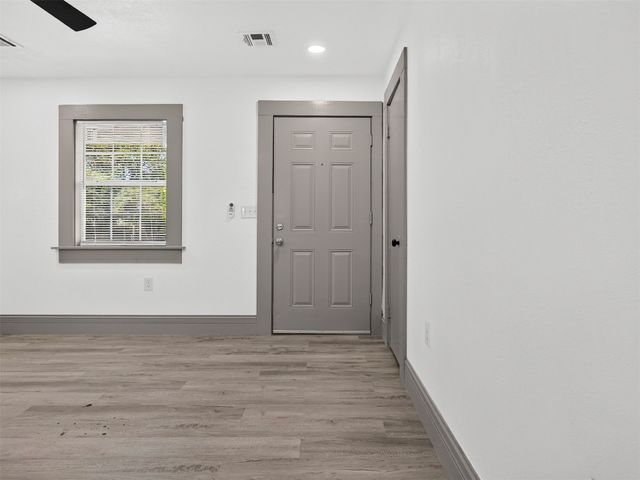 1520 E 51st Place N, Tulsa, OK 74126