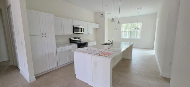 1569 9TH AVENUE, Deland, FL 32724