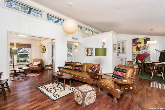 610 Cave, San Antonio, TX 78209