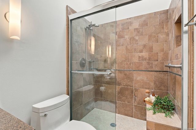 208 Grove Pl, Alamo Heights, TX 78209