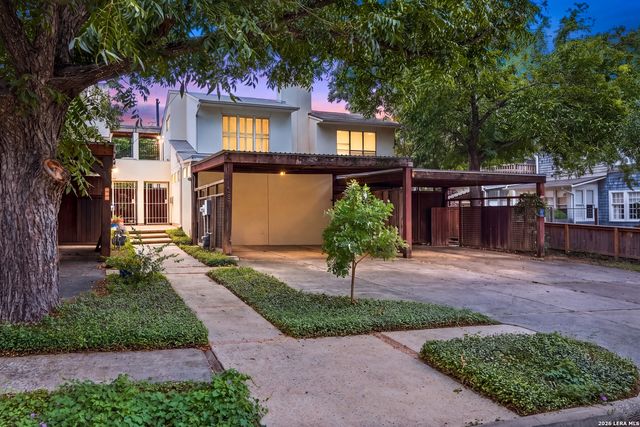 208 Grove Pl, Alamo Heights, TX 78209