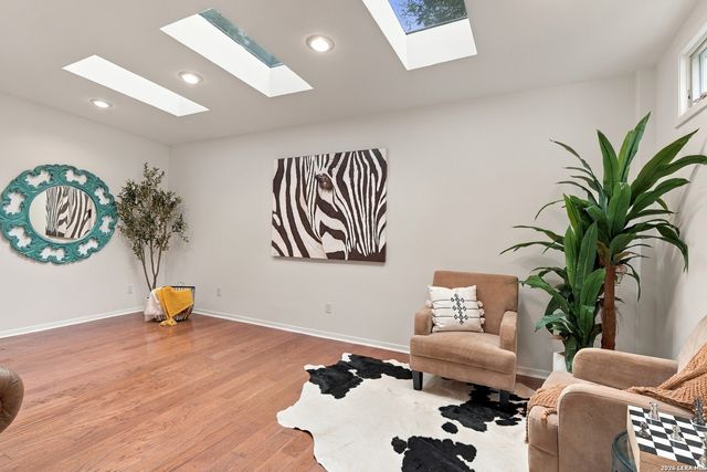 208 Grove Pl, Alamo Heights, TX 78209