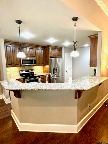 5440 Meadow West Ct., Flint, TX 75762