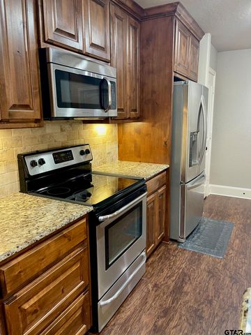 5440 Meadow West Ct., Flint, TX 75762