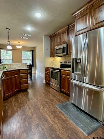 5440 Meadow West Ct., Flint, TX 75762