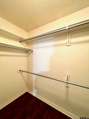 5440 Meadow West Ct., Flint, TX 75762