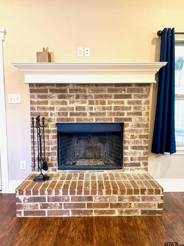 5440 Meadow West Ct., Flint, TX 75762