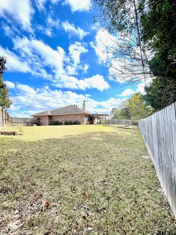 5440 Meadow West Ct., Flint, TX 75762