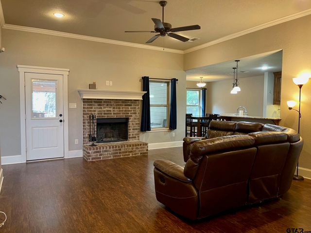 5440 Meadow West Ct., Flint, TX 75762