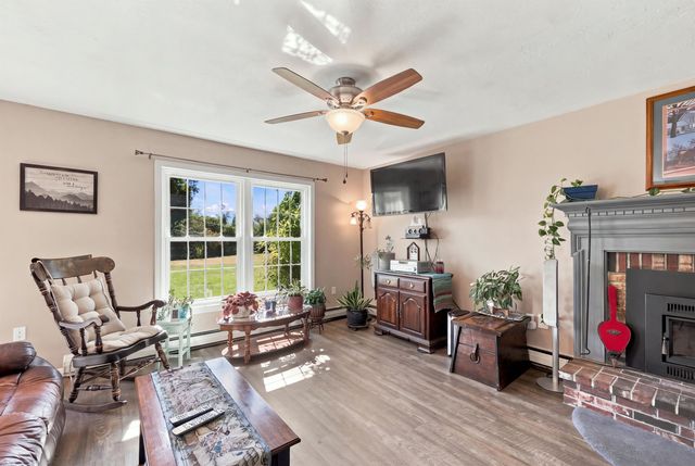 11 Highcrest Drive, Belmont, NH 03220