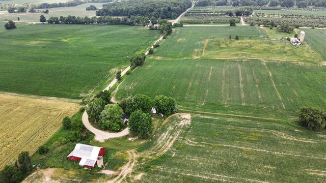 3428 S Comstock Avenue, Fremont, MI 49412