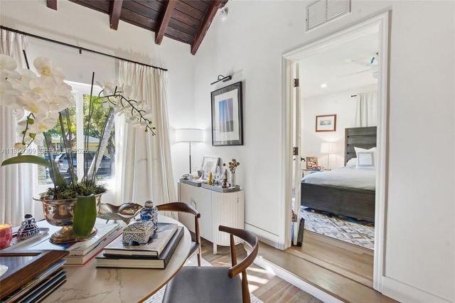 453 NE 89th St, El Portal, FL 33138