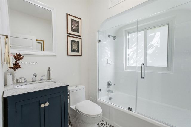 453 NE 89th St, El Portal, FL 33138