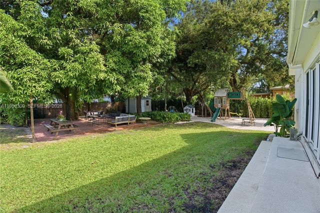 453 NE 89th St, El Portal, FL 33138