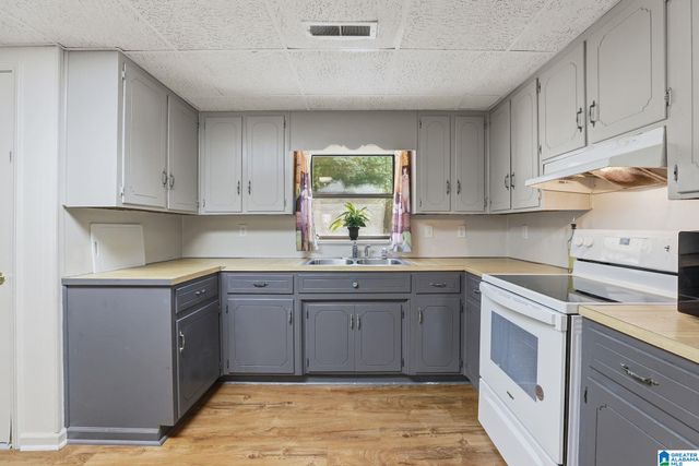 296 THOMPSON DRIVE, Gardendale, AL 35071