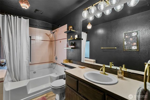 6930 Woodlands Way, Arlington, WA 98223