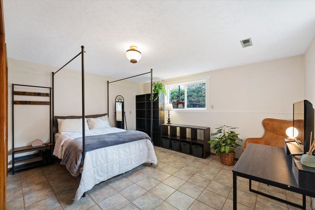 6113 S Crestline St, Spokane, WA 99223