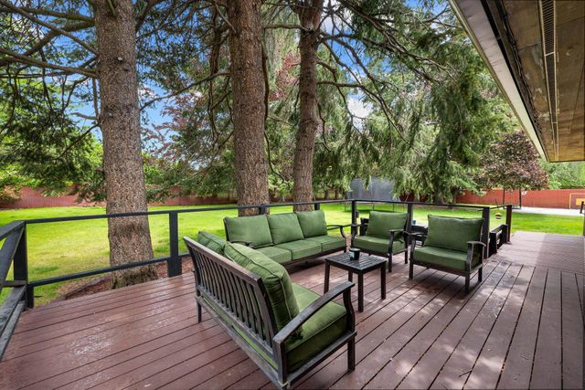 6113 S Crestline St, Spokane, WA 99223